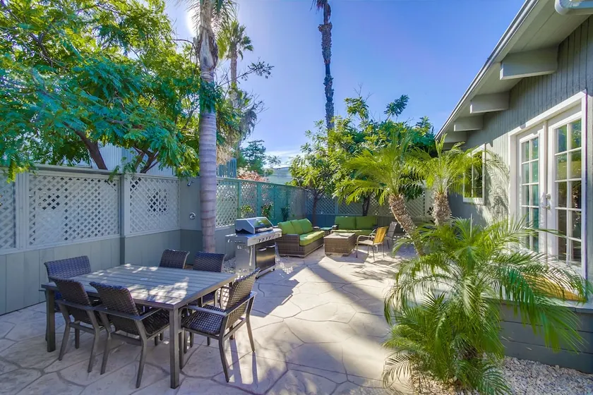 Endless Summer 1 4 Bedroom Home - Image 1