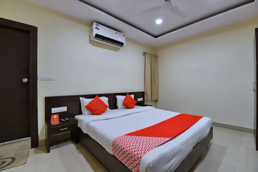 Hotel Imperial by OYO Rooms - Image 1