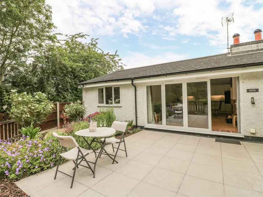 Rose Cottage - Image 1