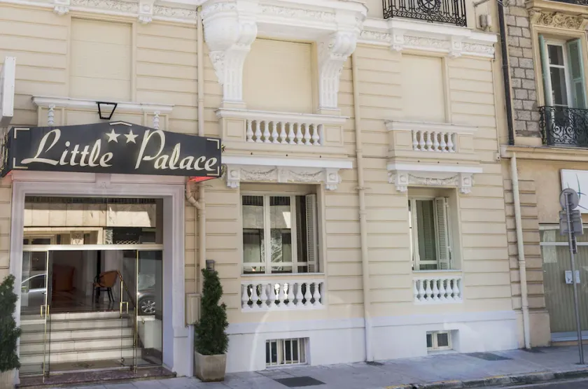 Little Palace - Image 1