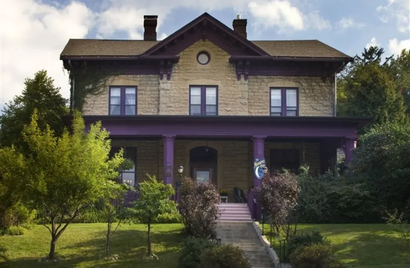 Moondance Inn Bed & Breakfast - Image 1