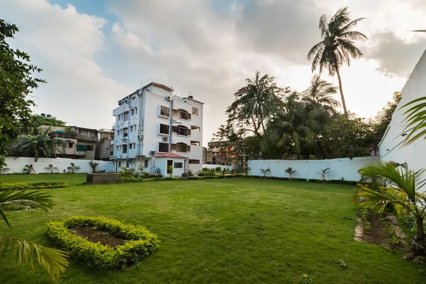 White Palace Hotel & Resort By OYO Rooms - Image 1