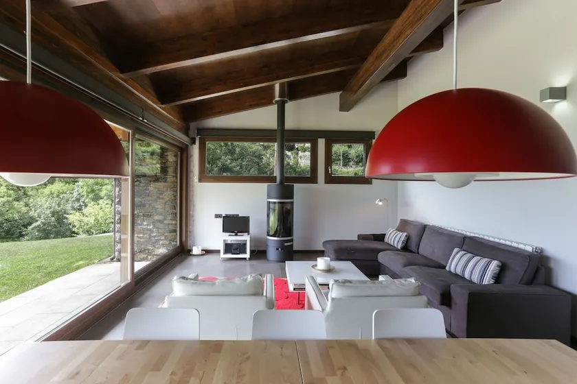 Cal Sadurn?, Design House in the Pyrenees Ideal for Families or Groups - Image 1