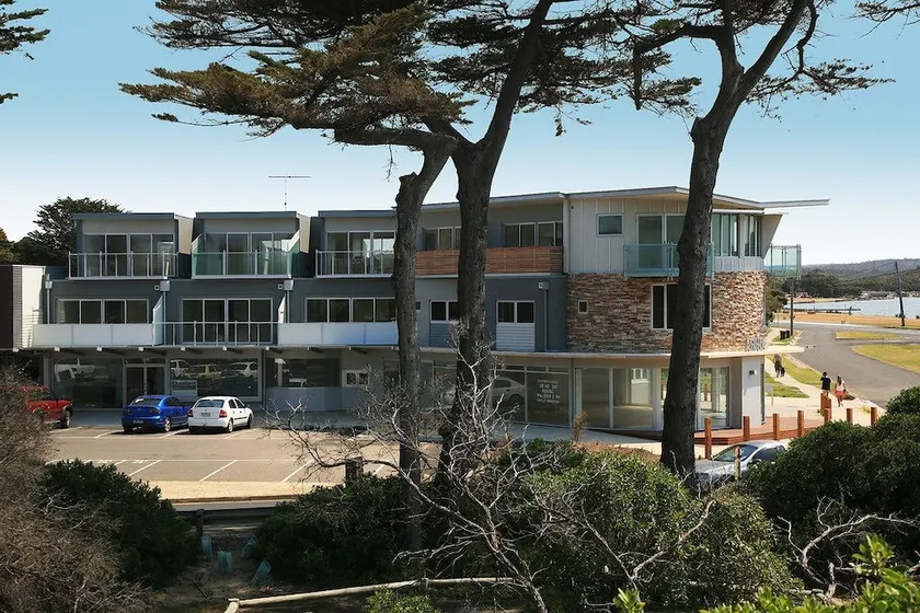 Four Kings Apartments - Image 1