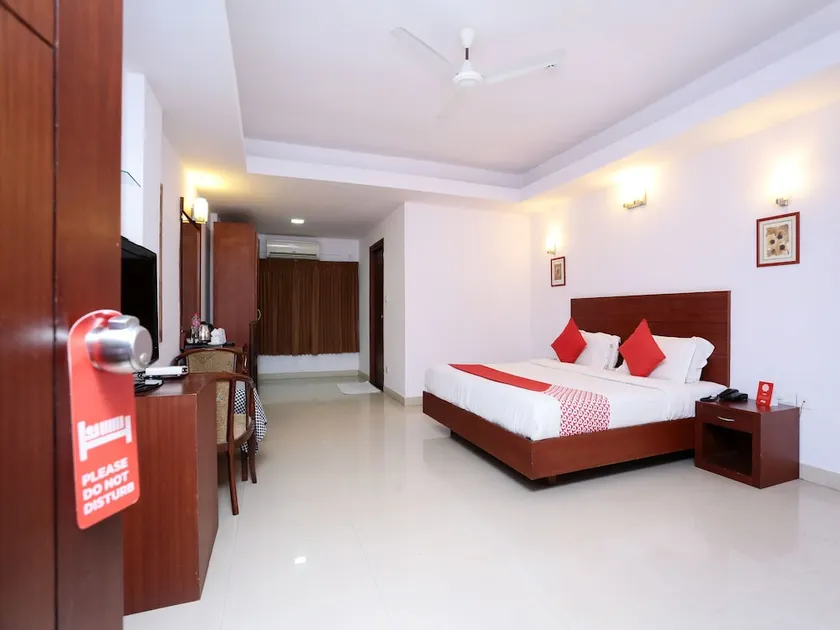 CENTRAL HOTEL - Image 1