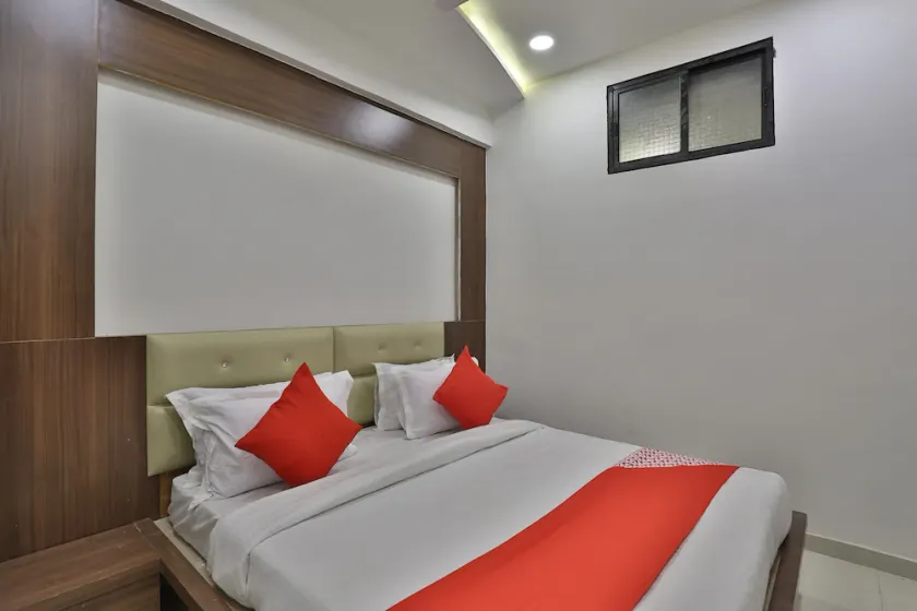 Dev Palace by  OYO Rooms - Image 1