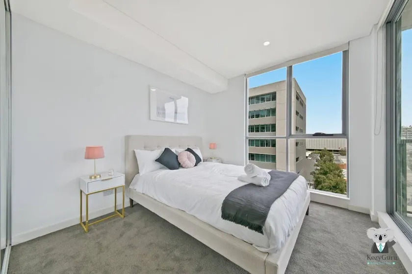 Mascot Spacious Brand New 2bed +parking Nma260-6 - Image 1