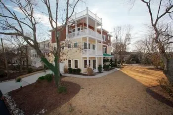 A Wind Song 5 Bedroom Home by Redawning - Image 1
