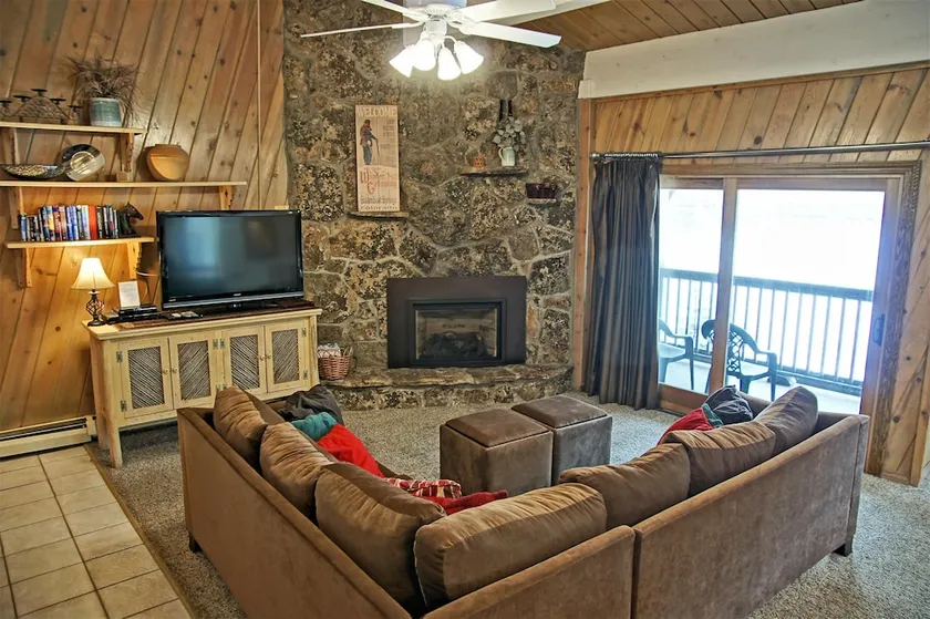 The Phoenix 102 [4-bedroom] Condo - Image 1