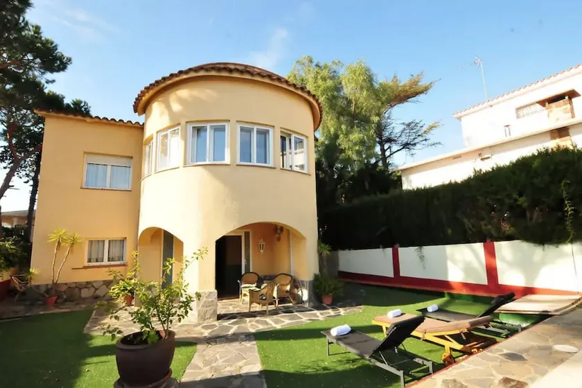 Suitur Casa con piscina y vistas al mar - Image 1