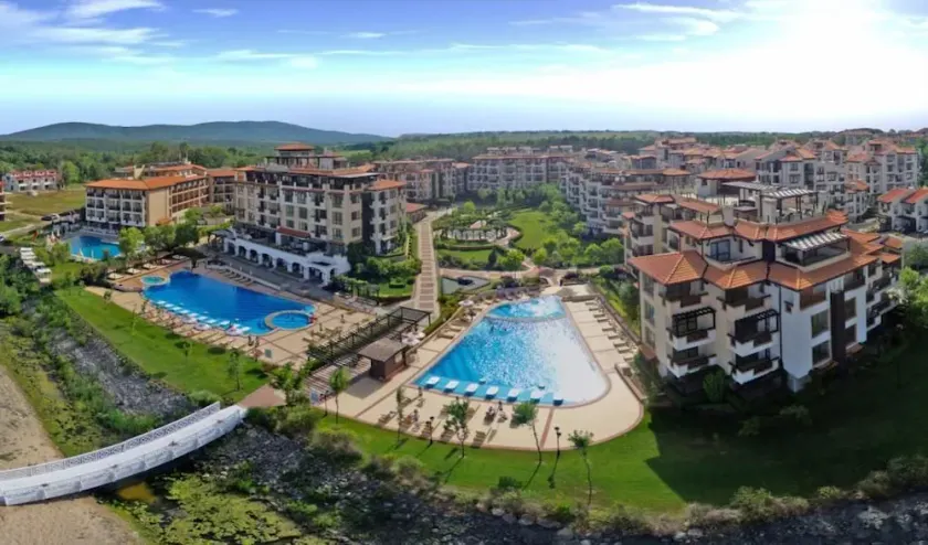 Oasis Beach Club - Image 1