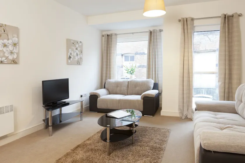 The Coliseum Apartments - Image 1