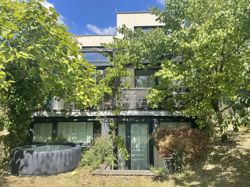 Smile Villa With Terrace Garden Aircondition and Parking in the Beloved D Bling in Vienna - Image 1