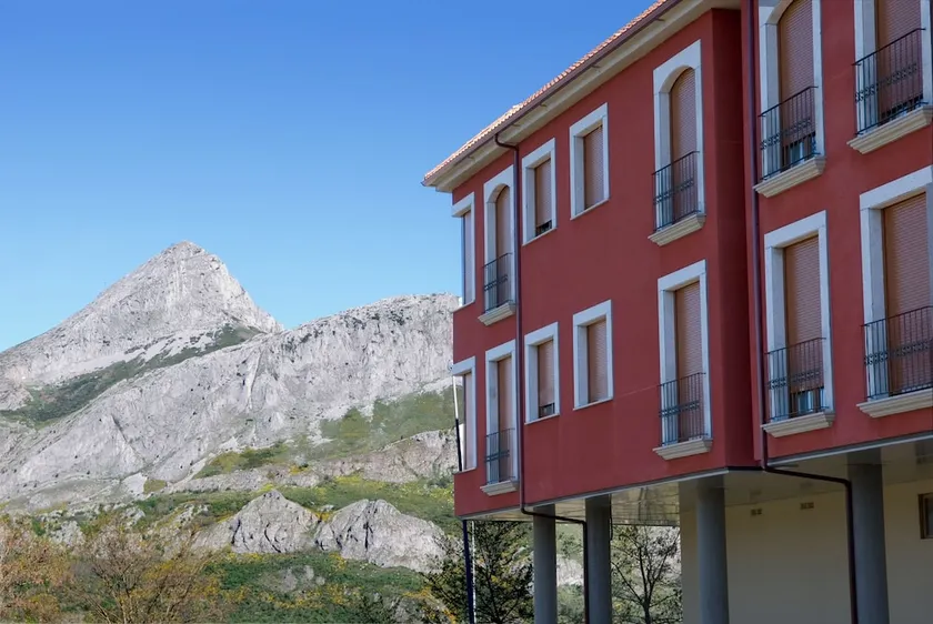 Apartamentos Pico Llerenes - Image 1