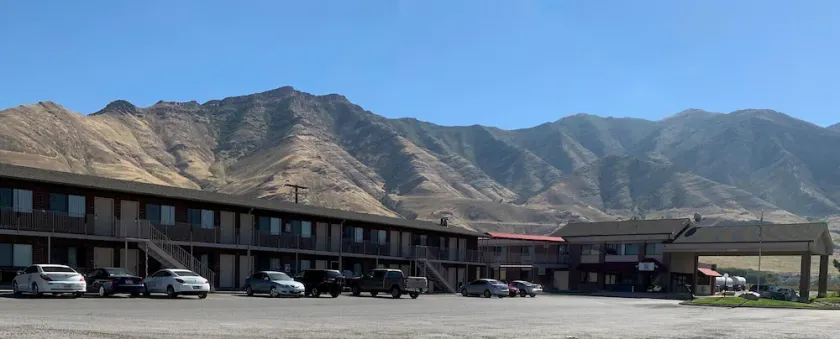 Oquirrh Mountain Inn - Image 1