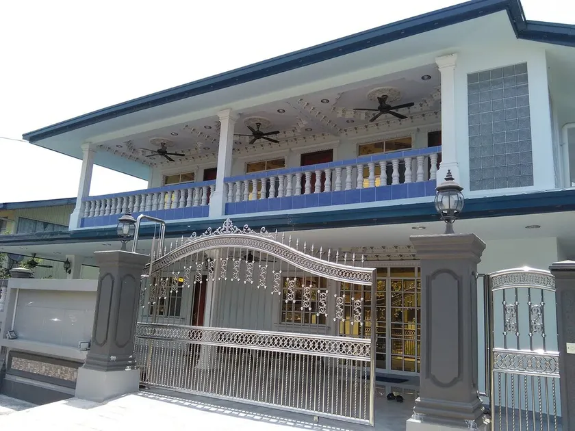 Ben & Roz Inn - Image 1