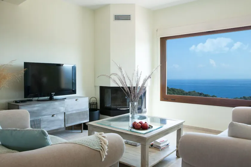 Family Vacation home with Views in Heart of Mani! - Image 1