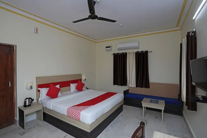 OYO 23382 Sai Gourav Residence - Image 1