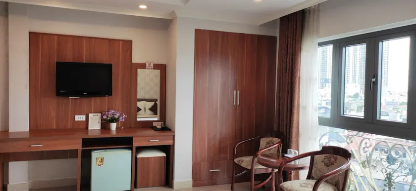 Huong Mai Hotel - Image 1