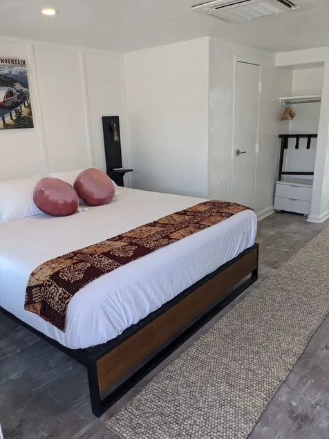 Little Canyon Inn - Image 1