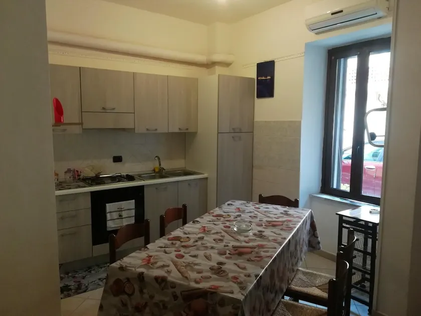 Apartment with 2 bedrooms in Le Castella with WiFi 350 m from the beach - Image 1