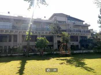 Neelum View Hotel - Image 1