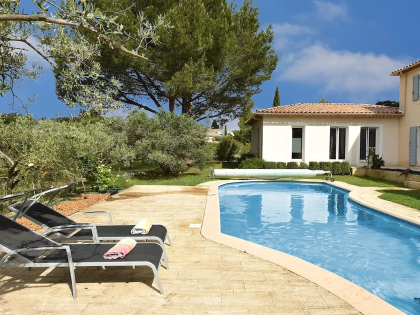 Luxurious Villa in Castillon-du-gard With Outdoor Kitchen - Image 1