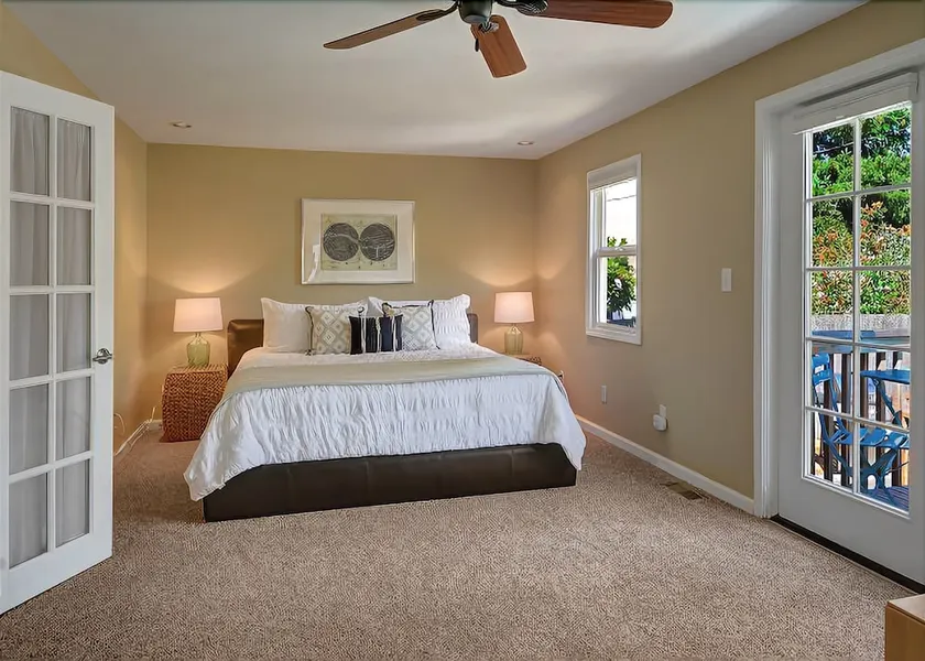 Alki Beach House Home - Image 1