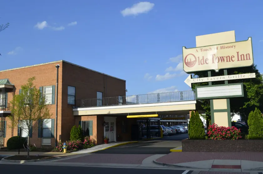 Olde Towne Inn - Image 1