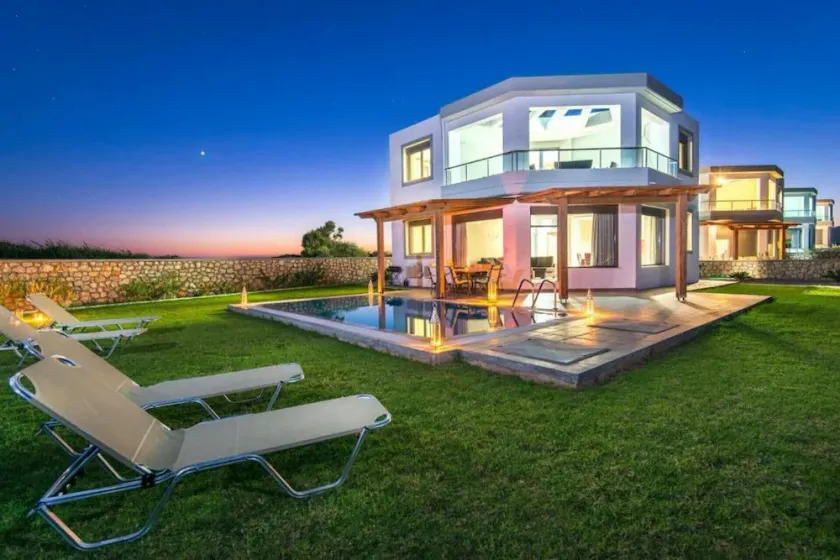 Olga Luxury Beach Front Villas - Image 1