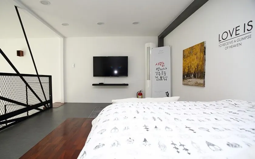 Gapyeong 240st Pool Villa - Image 1