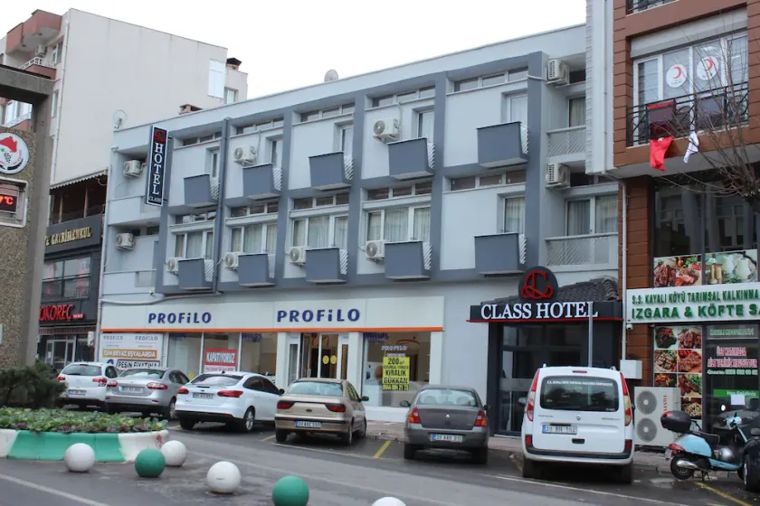 Class Hotel - Image 1