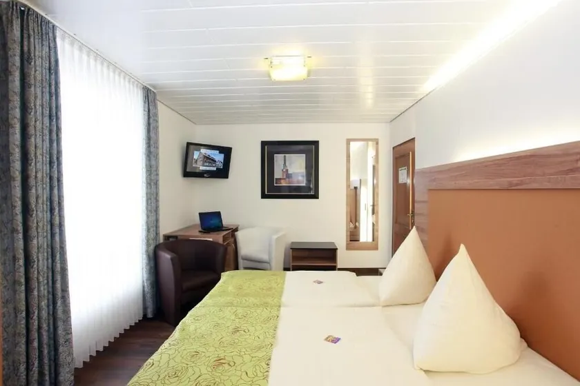Hotel Hubertus - Image 1