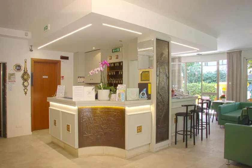 Hotel Tilly - Image 1
