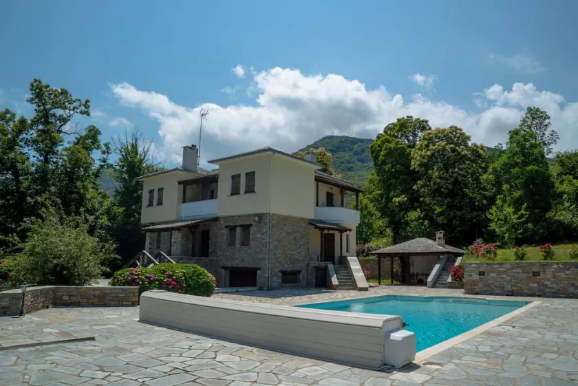 Unique house in Tsagarada - Image 1