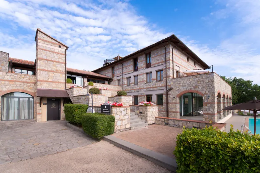 CDH Hotel Radda - Image 1