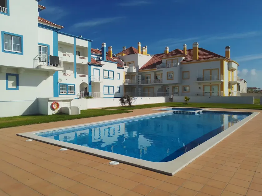 Baluarte Citadino Baleal Beach Lodge - Image 1