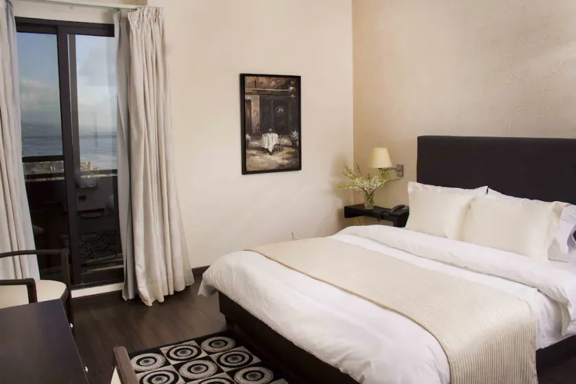 Al Jamila Suites - Image 1