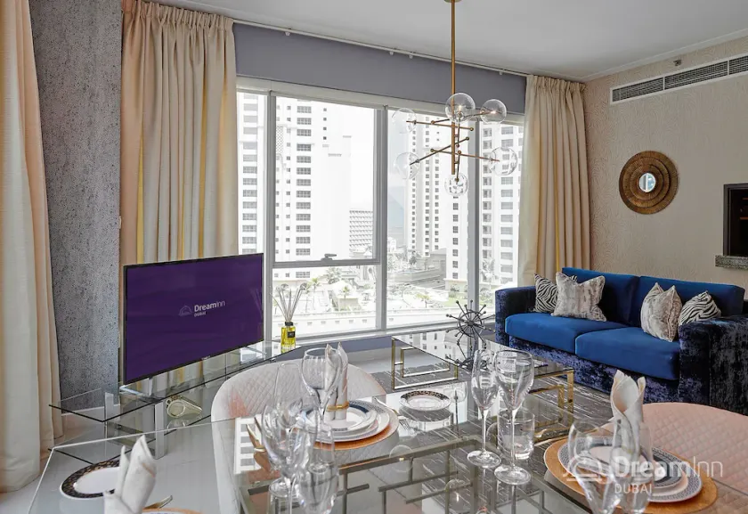 Dream Inn Dubai - Marina Promenade - Image 1