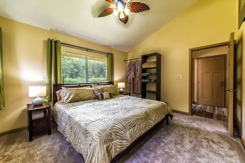 Tropical Island Paradise 2 Bedroom Home by Redawning - Image 1
