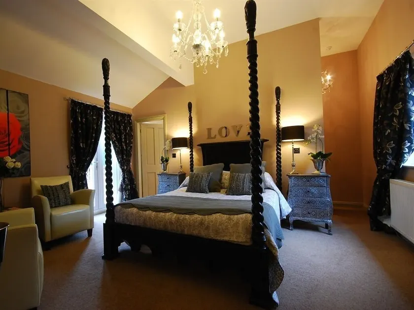 Hilton House - Image 1
