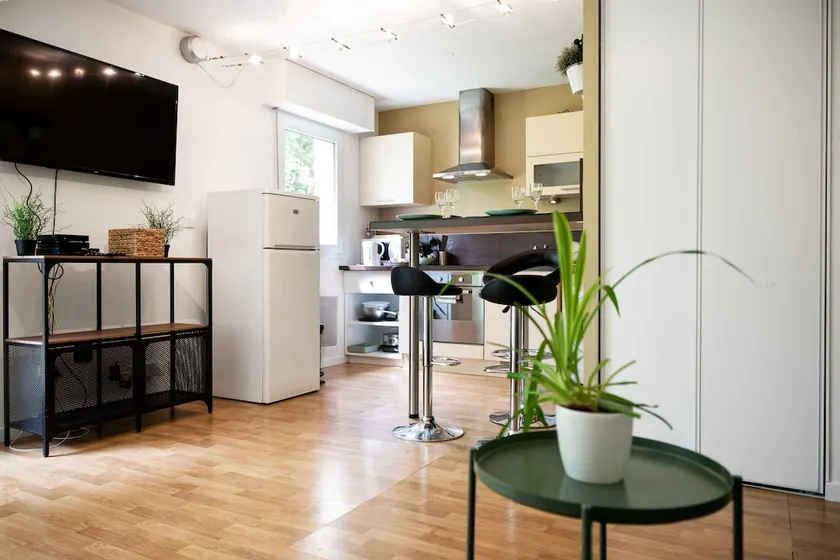 Chic appartement avec terrasse et parking privatif - Image 1