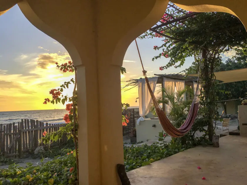 Katamah Beachfront Guesthouse - Image 1