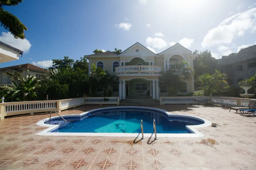 Stonelove Villa - Image 1