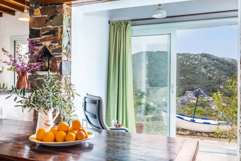 Charming 1-bed House in Stafylos - Image 1