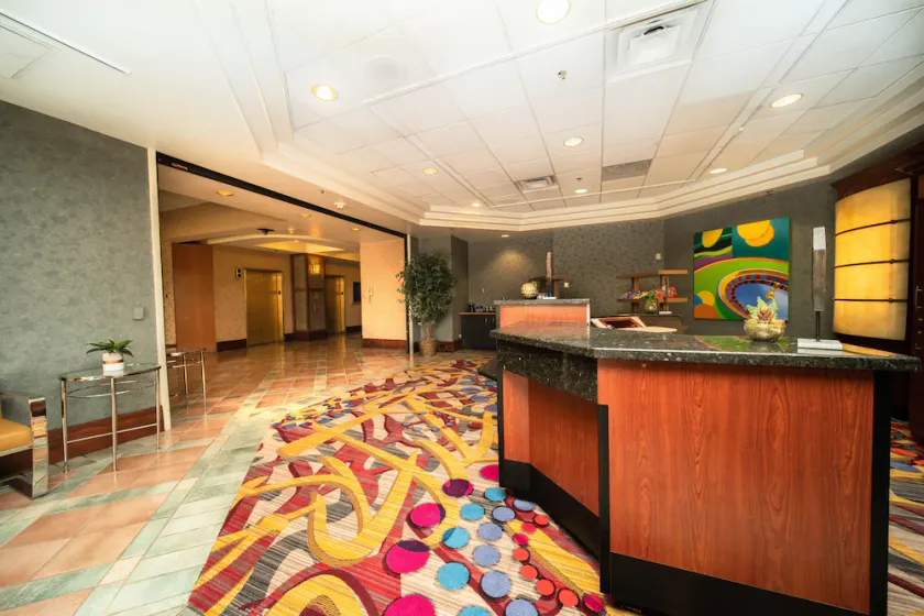 Reno Suites - Image 1