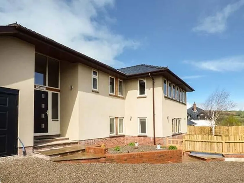 Dyffryn Dol - Image 1