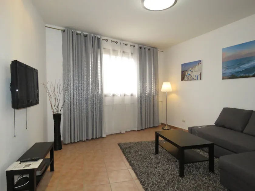 Star Apartments Petah Tikva - Image 1
