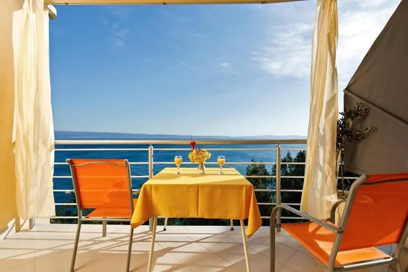 Beautiful Apartments with a balcony next to the beach - Image 1