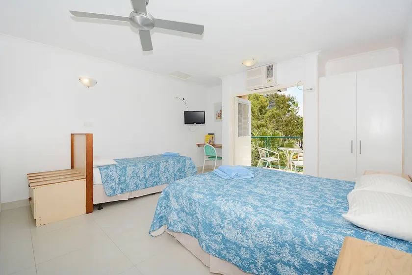 Peninsula Apartments Darwin - Image 1
